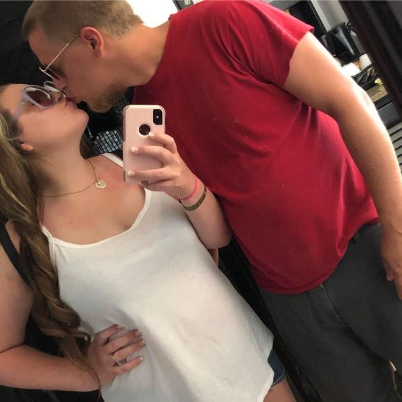 Meet your Posher, Jami - Picture 1 of 1